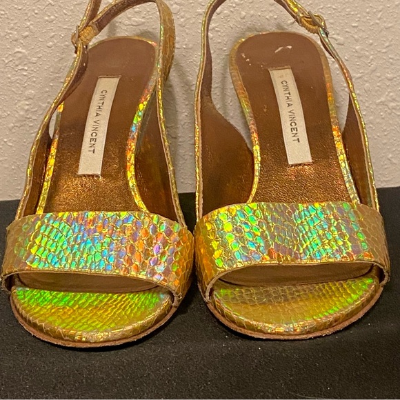 Cynthia Vincent gold snakeskin slingback heels size 6 - Picture 2 of 6